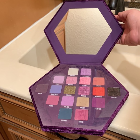 Jeffree Star Blood Lust - Picture 3 of 5